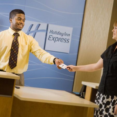 Holiday Inn Express & Suites Alexandria - Fort Belvoir By Ihg Exteriér fotografie