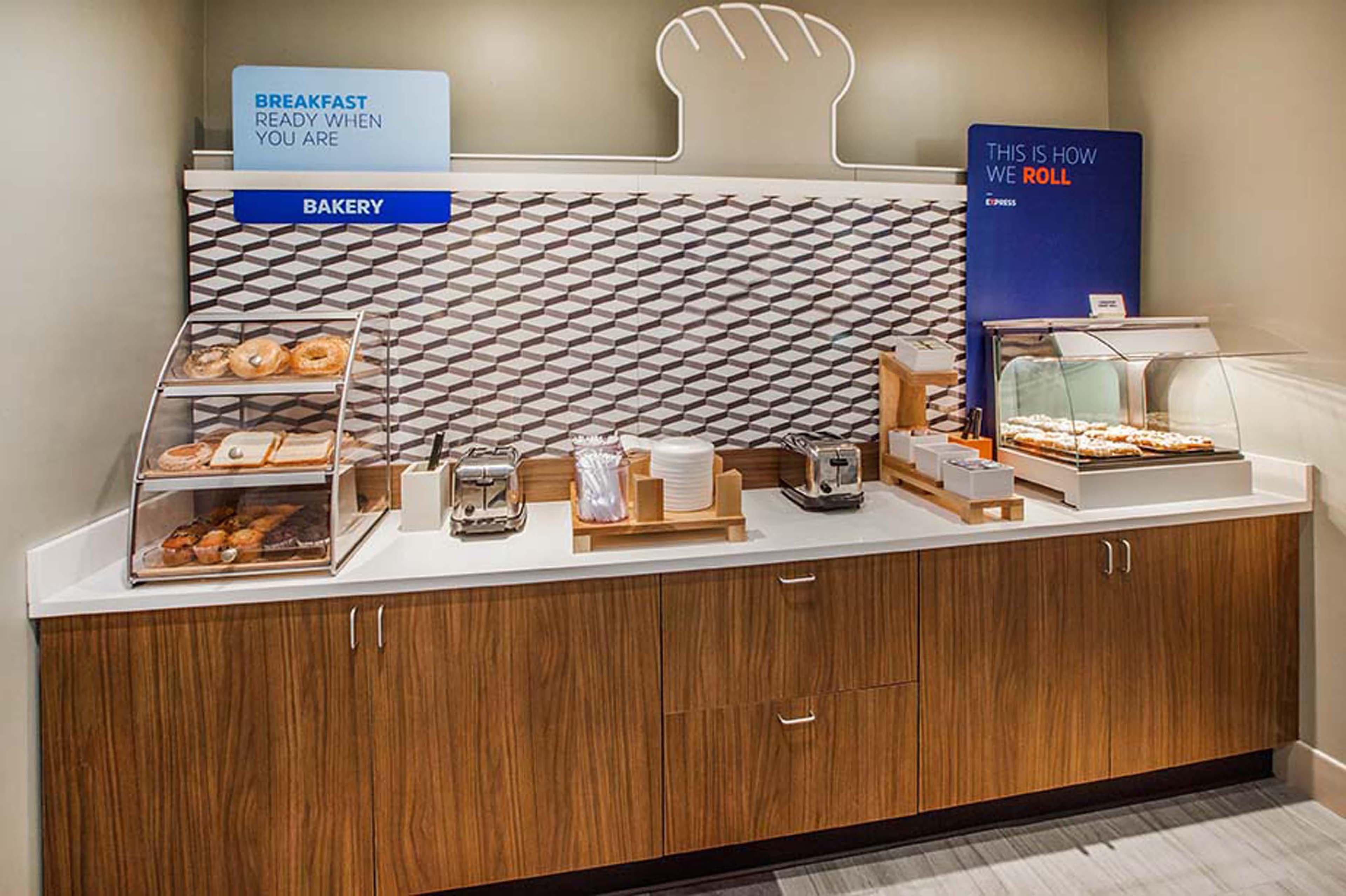 Holiday Inn Express & Suites Alexandria - Fort Belvoir By Ihg Exteriér fotografie